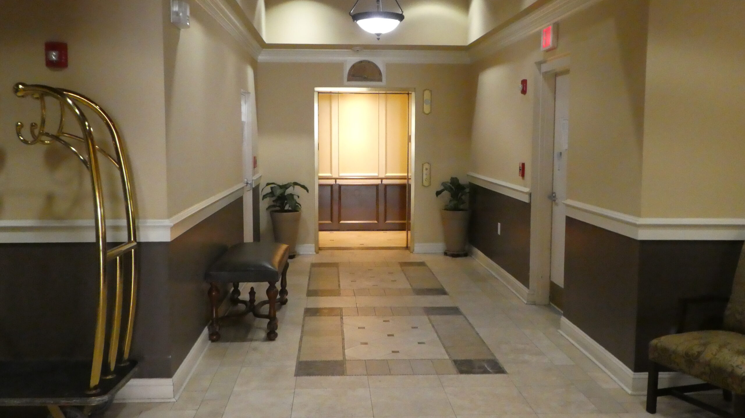 Photo of the corridor to the elevator of Bannerman Station